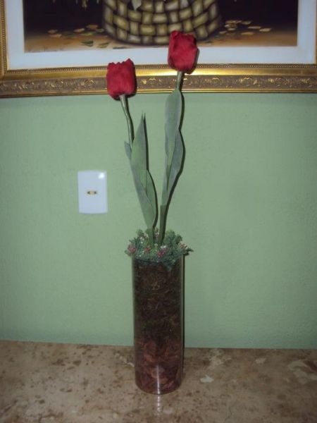 Vaso vidro com tulipas